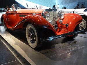 Mercedes rouge
