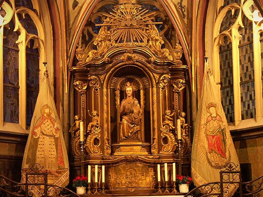 Autel de la cathédrale d'Aix-la-Chapelle