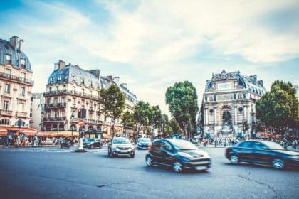 Guide de survie pour conduire et circuler sereinement dans Paris Allemagne Voyage