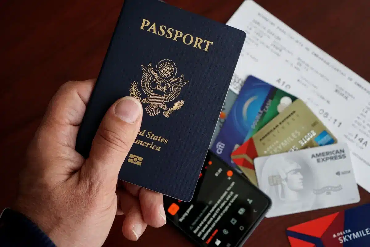 Checklist de pr&eacute;paration de voyage avec itin&eacute;raire et conseils pratiques