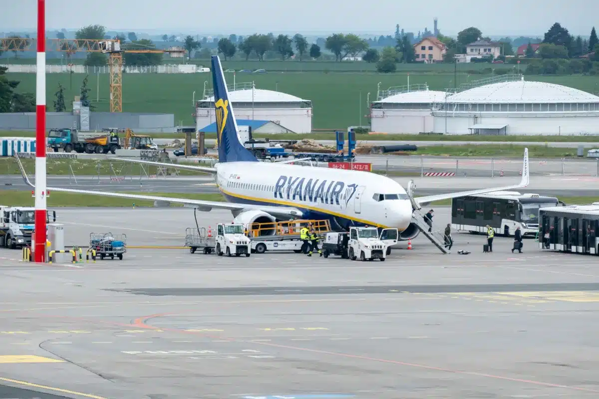 Comparaison des tarifs de stationnement dans différents parkings d'aéroport