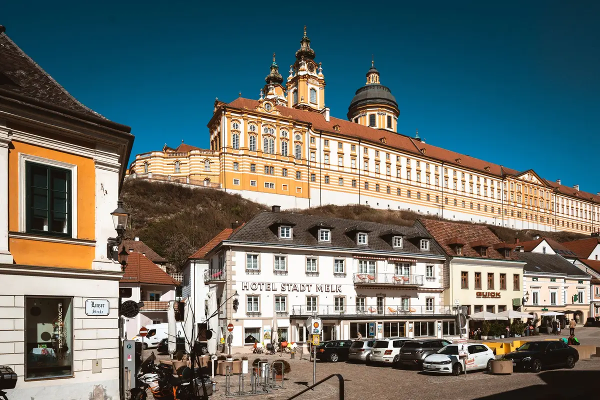 L'abbaye baroque de Melk surplombant le Danube