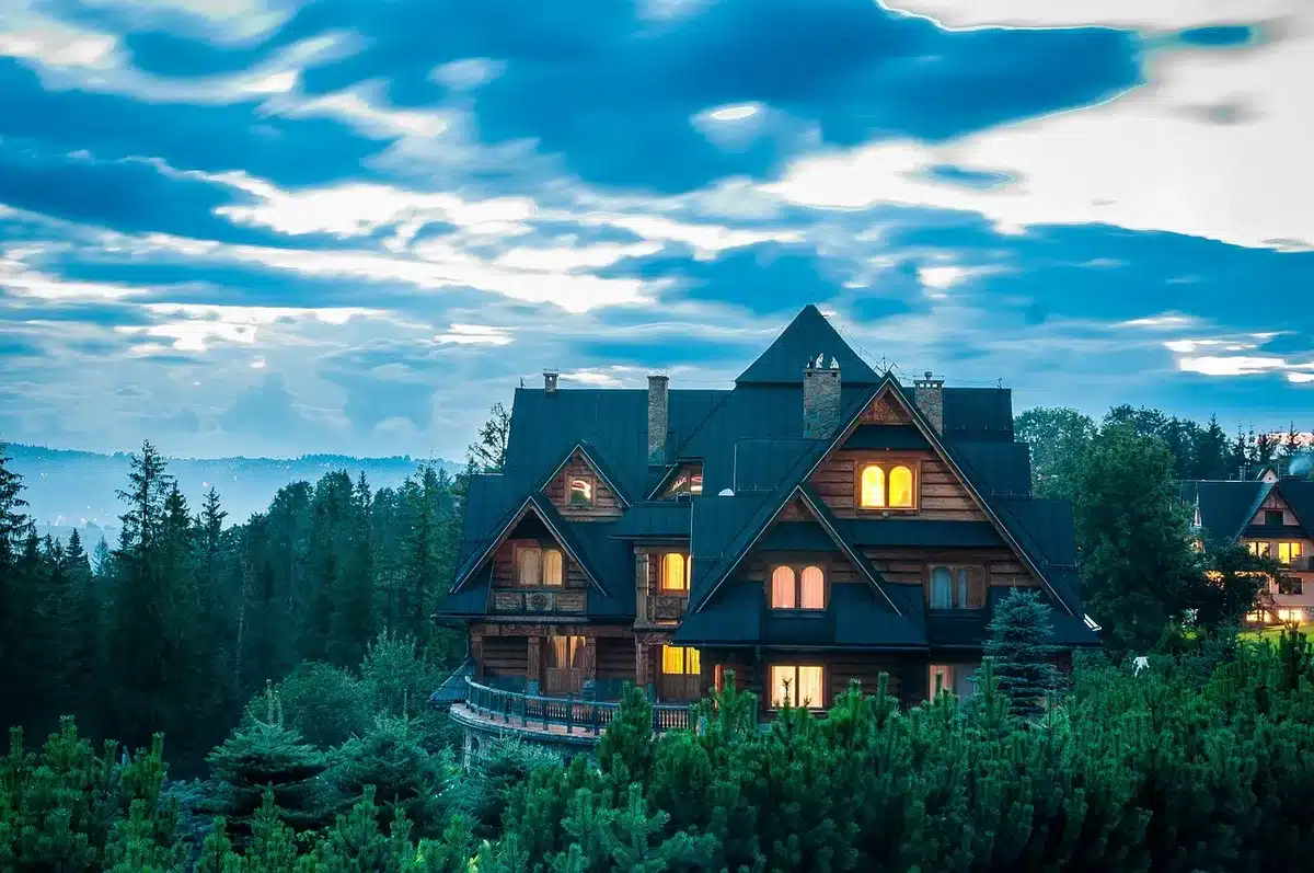 Façades en bois sculpté typiques de Zakopane